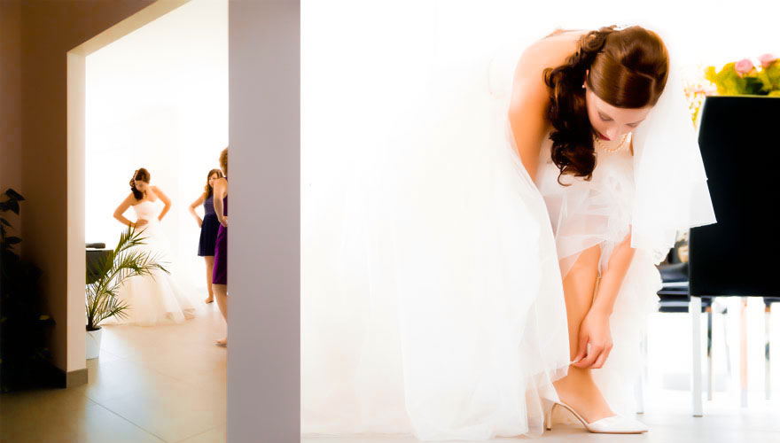 Eine Serie von zwei Bildern. Das erste Bild zeigt eine Braut im Nebenraum, sie betrachtet Ihr gerade angelegte Brautkleid. das zweite Bild zeigt die Braut, wie sie die Riemen Ihres Schuhes schliesst.